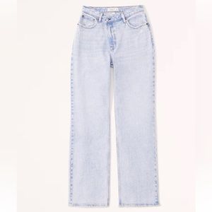 - Abercrombie Curve Love 90s Relaxed Jeans